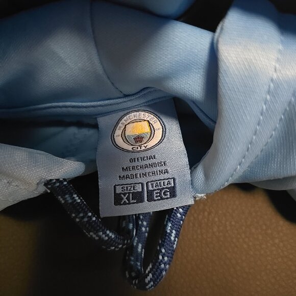 Manchester City sweatshirt - Picture 3 of 7